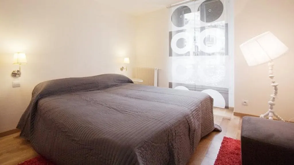 Апартаменты Montmartre Abbesses-artist Village Париж